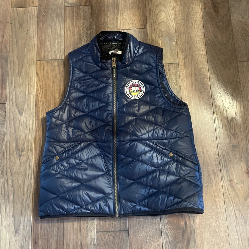 Navy Ivory Ella puffer vest. Brand new without tags. Very great condition